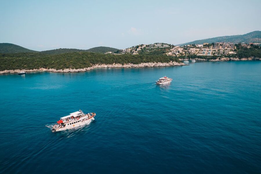 From Benitses/Lefkimmi: Blue Lagoon & Papanikolis Cruise - Papanikolis cave: a photo stop, not a long exploration