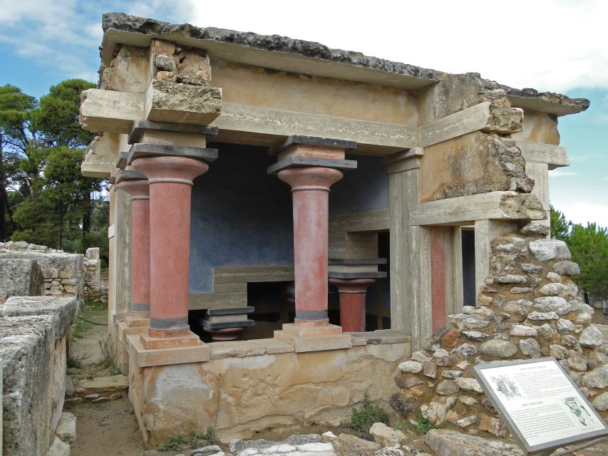 From Chania: Full-Day Heraklion Highlights Guided Tour - Heraklion in a compact walking visit