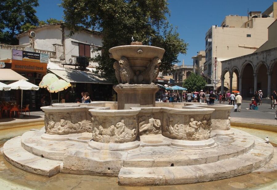 From Chania: Knossos Palace and Heraklion Full-Day Tour - Guides, headsets, and group size