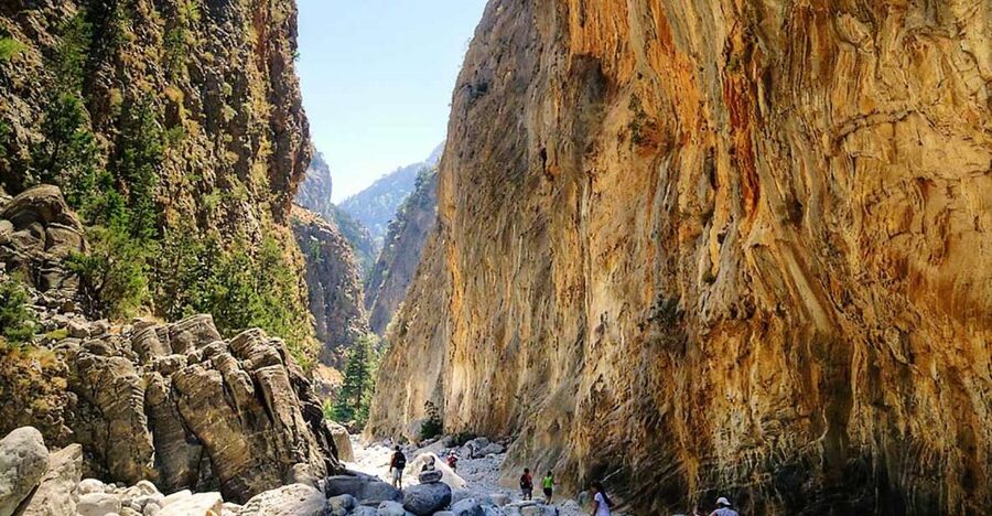 From Chania/Rethymno: Samariá Gorge Guided Hike with Pickup - Omalos gives you breakfast and a final easy moment