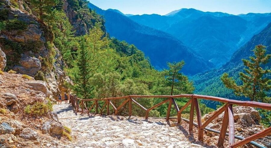 From Chania/Rethymno: Samariá Gorge Guided Hike with Pickup - The gorge floor brings the best scenery