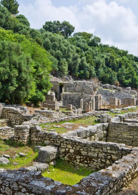From Corfu: Albanian Adventure Day Trip - The return crossing and border control