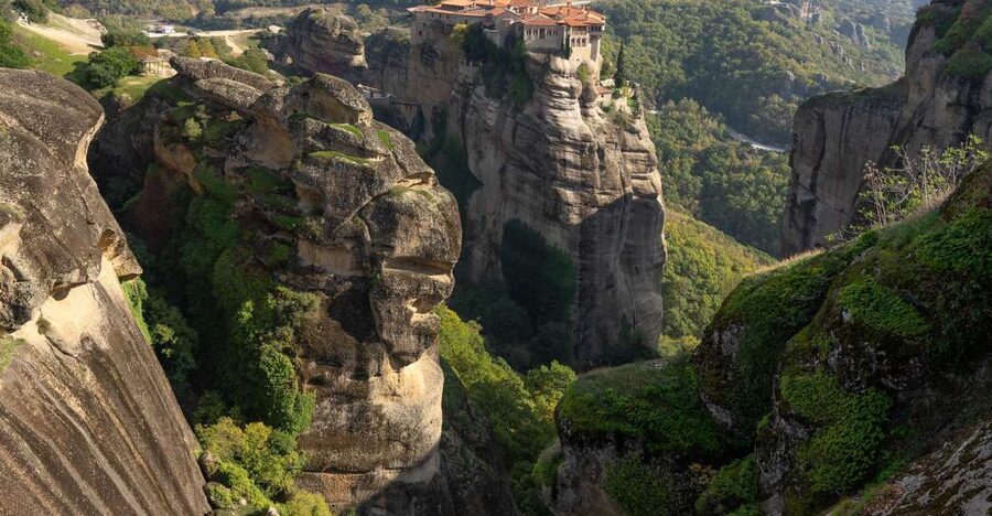 From Kalambaka or Kastraki: Midday Meteora Tour - The road through all six surviving monasteries