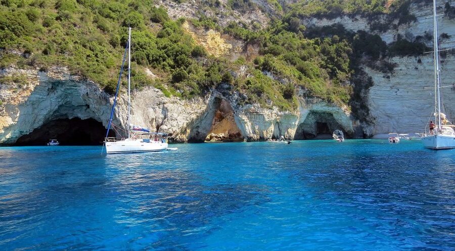 From Lefkimmi: Paxos, Antipaxos & Blue Caves Boat Tour - Who should book this cruise?