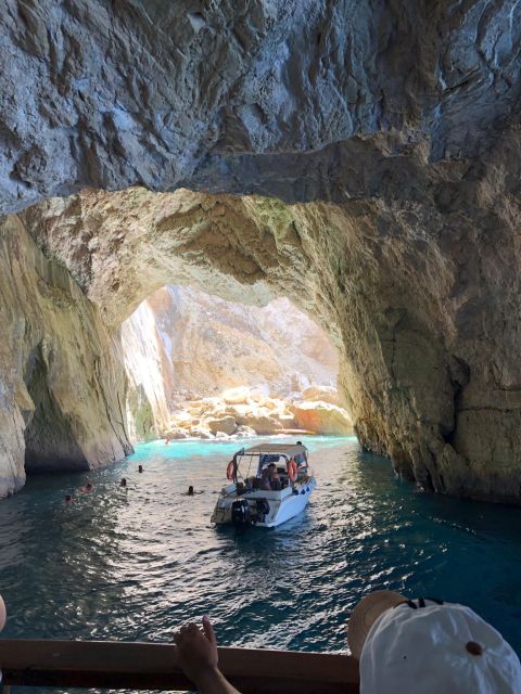 From Lefkimmi: Paxos, Antipaxos & Blue Caves Boat Tour - Antipaxos and the Voutoumi Beach swim