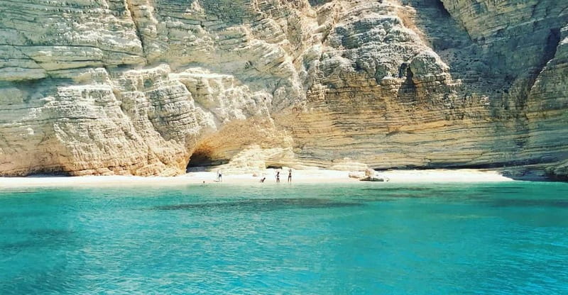 From Naxos: Koufonisia Boat Cruise and Rina's Cave w/ Lunch - The ride from Agia Anna Port sets the pace