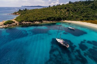 From Nidri: Marine Wildlife Cruise with Lunch and Swim Stops