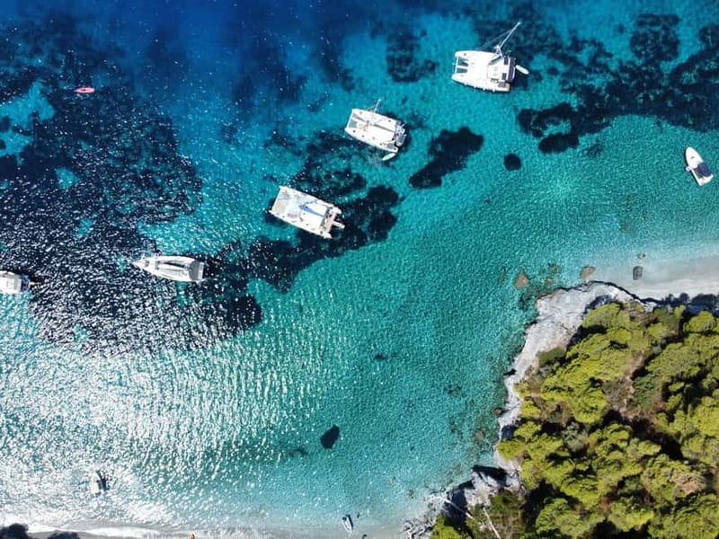 From Skiathos Marina: Yacht Sailing Day Trip with Lunch - Bay hopping south of Skopelos
