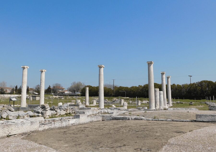 From Thessaloniki: Aigai Royal Tombs & Pella Museum Day Trip - Walking ancient Pella beyond the museum