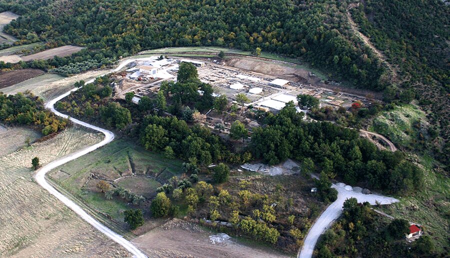 From Thessaloniki: Aigai Royal Tombs & Pella Museum Day Trip - Who should book this Aigai and Pella trip?
