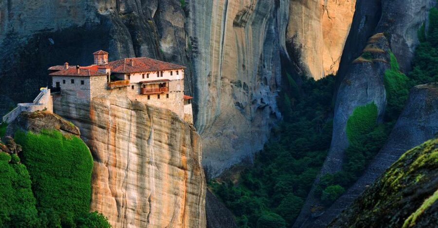 From Thessaloniki: Full Day Trip to Meteora - The early start and the road to Kalambaka
