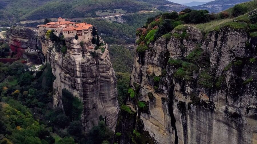 From Thessaloniki: Meteora Small Group Day Trip - What the guides add to the day