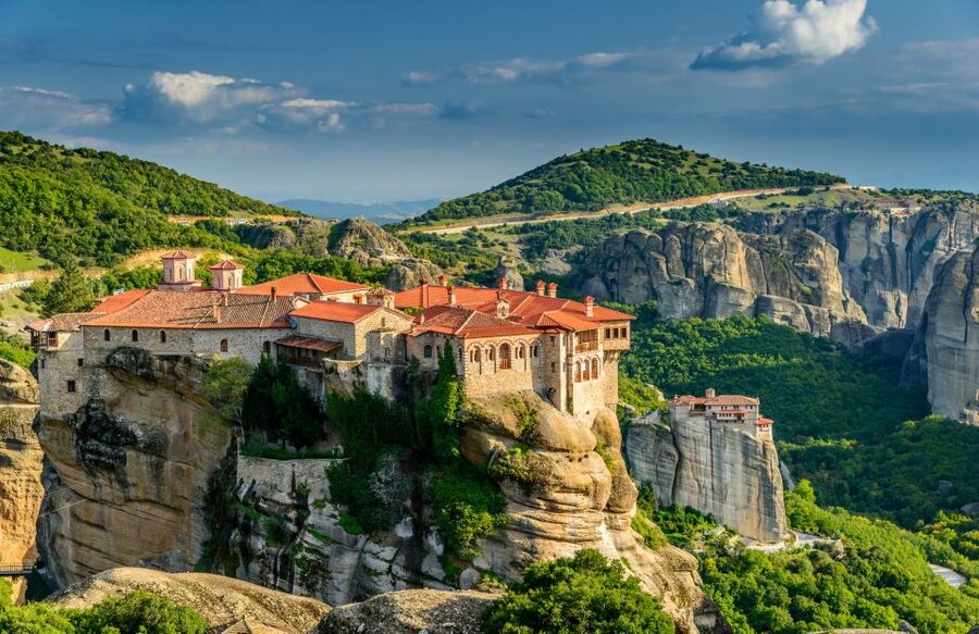 From Thessaloniki: Train Trip to Meteora & Monastery Tour - Practical ways to make the day easier