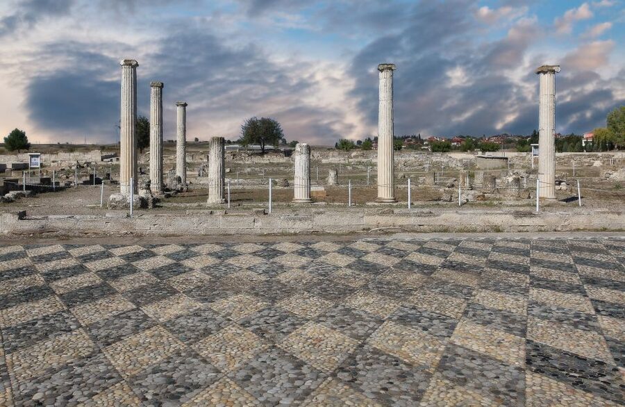 From Thessaloniki: Vergina & Veria Half-Day Tour - The guide can shape the whole experience