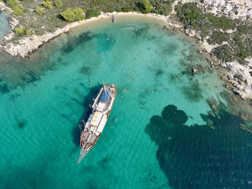 Halkidiki: Blue Lagoon Cruise on a Pirate's Boat - How the weather can change your day