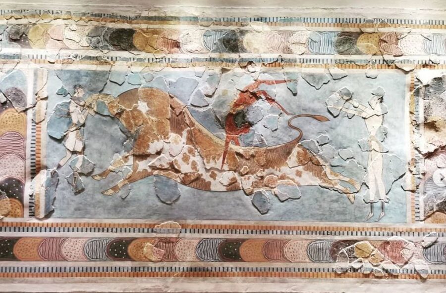 Heraklion Archaeological Museum Ticket & Audio Guide - Entering the museum and setting your pace