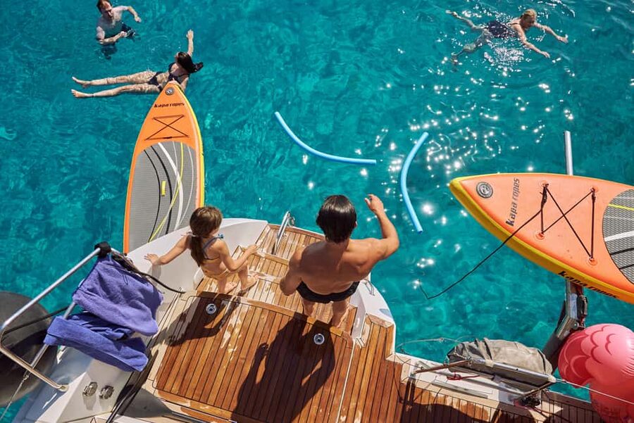 Heraklion: Dia Island Catamaran Cruise with Dinner and Wine - Dia Island’s bay is the main event