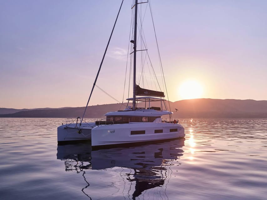 Heraklion: Dia Island Luxury Catamaran Cruise with Meal - A Mediterranean lunch served at anchor