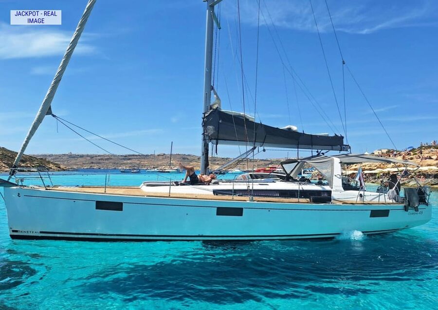 Heraklion: Dia Island Luxury Sailing Trip with Meal & Drinks - Three and a half hours for swimming and lunch