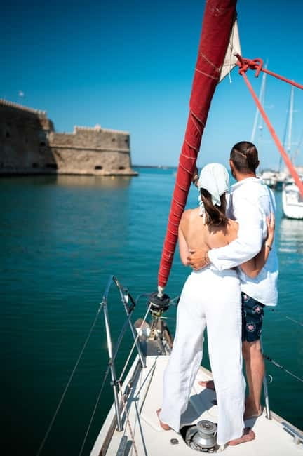 Heraklion: Dia Island Sunset Boat Tour with Dinner - Dinner on deck with a Cretan view