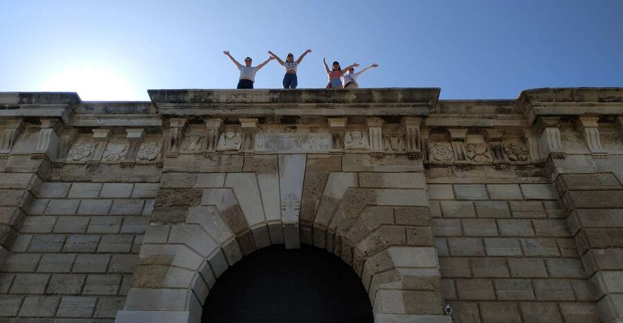 Heraklion: Ecobike Tour with Food tasting - Karavolas: a scenic start by the water