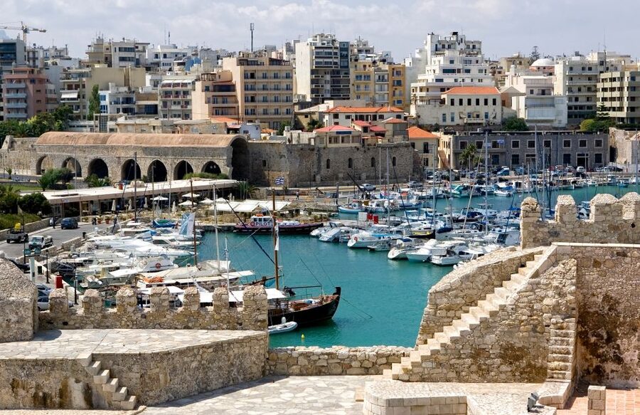Heraklion: Food Tastings Walking Tour - Starting at Eleftherias Square at 11:00