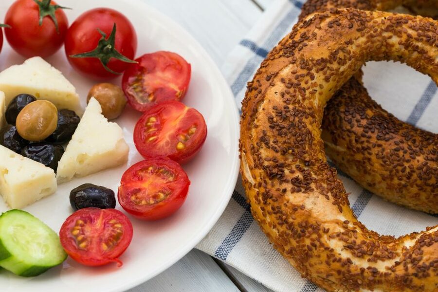 Heraklion: Food Tastings Walking Tour - A pause near Agios Minas Cathedral
