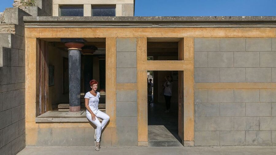 Heraklion: Knossos Private Guided Tour & Skip-the-Line Entry - From the first palace to the Bronze Age center of power