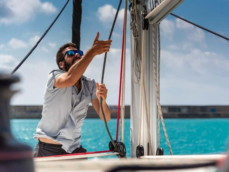 Heraklion: Luxury Catamaran Cruise to Dia Island with Lunch - Four and a half hours in Dia’s sheltered bay