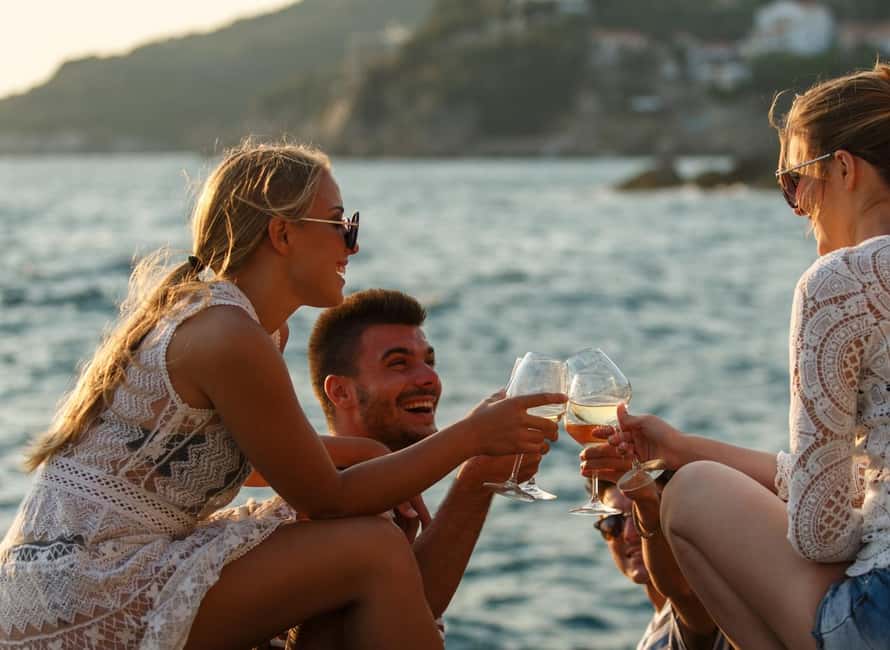 Heraklion Luxury Catamaran Dia Isla -Gourmet Lunch Top Rated - The return sail and sunset light