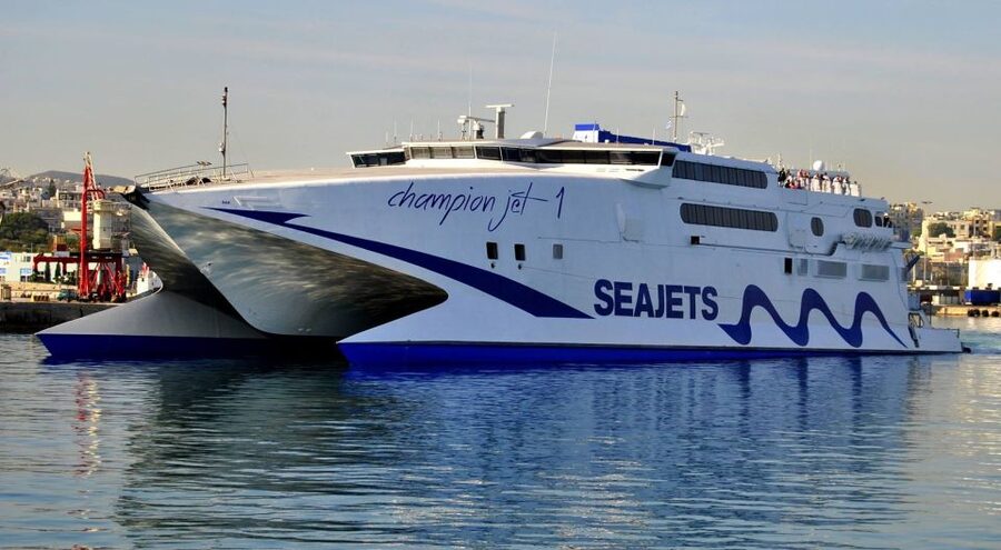 Heraklion or Ag Nikolaos: Oia & Fira Full-Day Santorini Trip - The optional volcanic caldera boat ride