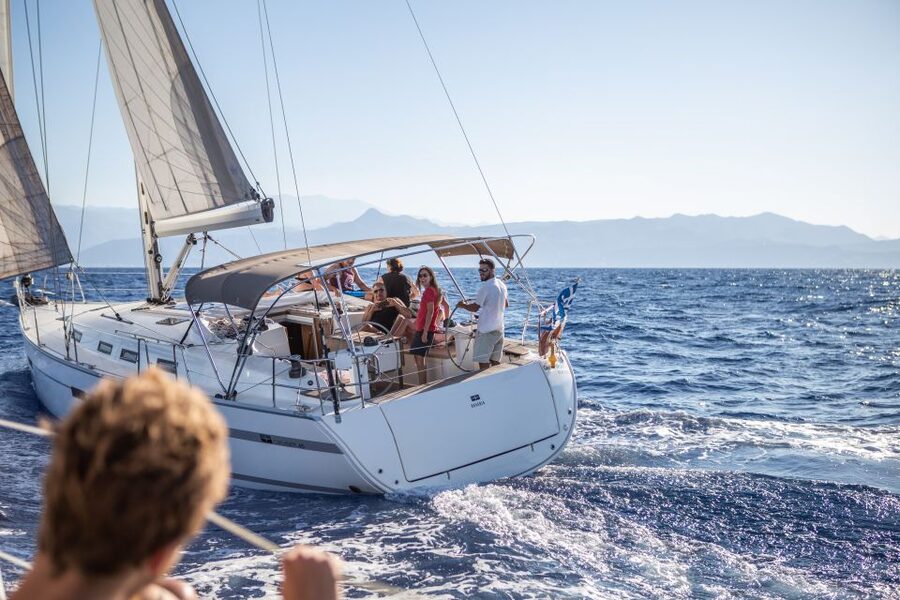 Heraklion: Sailboat Cruise to Dia Island with Drinks & Lunch - A second half-hour for swimming and sun