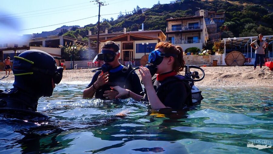 Heraklion: Scuba Diving Experience for First-Timers - The transfer is convenient, but the clock is not yours