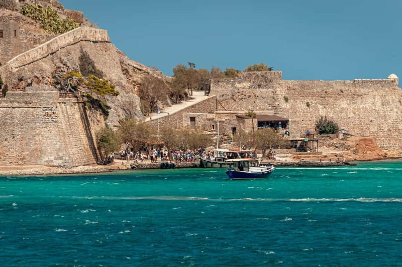 Heraklion: Spinalonga, Agios Nikolaos, & Elounda Boat Tour - Elounda and the short stop by the olive oil