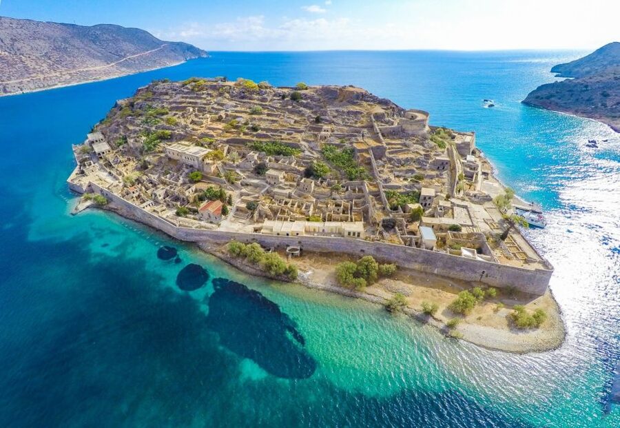 Heraklion: Spinalonga, Agios Nikolaos, Elounda & Plaka Tour - Guides, languages, and practical comfort
