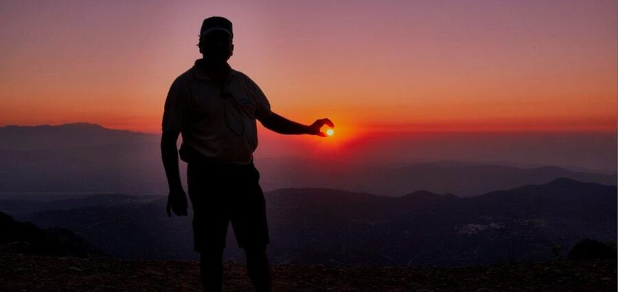 Heraklion: Sunset Safari with Dinner & Prosecco - Kastamonitsa, raki, and a taste of local life