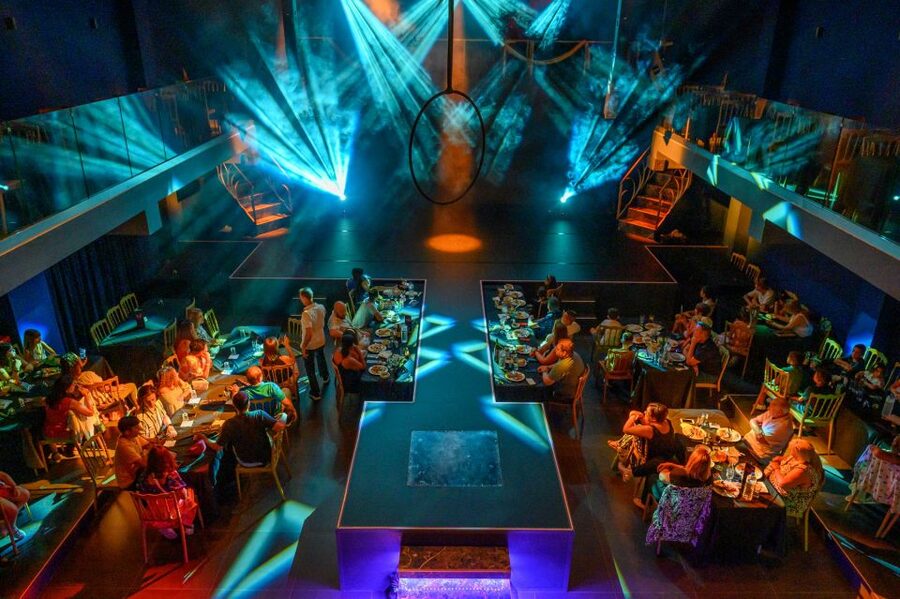 Hersonissos: Troy Dinner-Show Theatre Experience Tickets - A phone game that changes the story