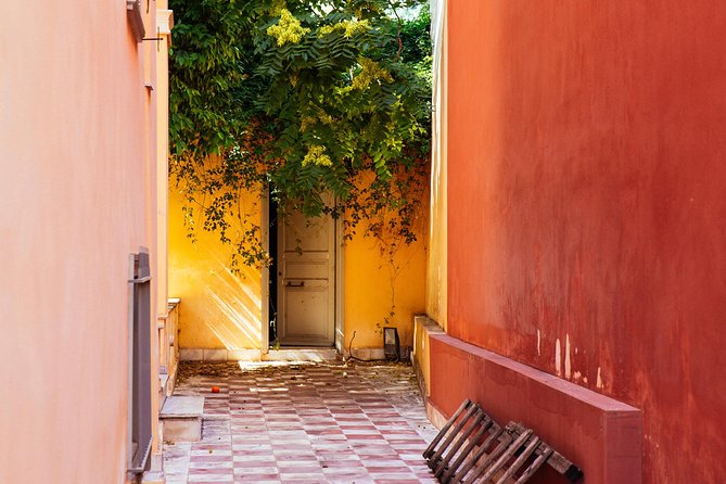 Highlights & Hidden Gems With Locals: Best of Athens Private Tour - Shopping, smoking, and how to set expectations