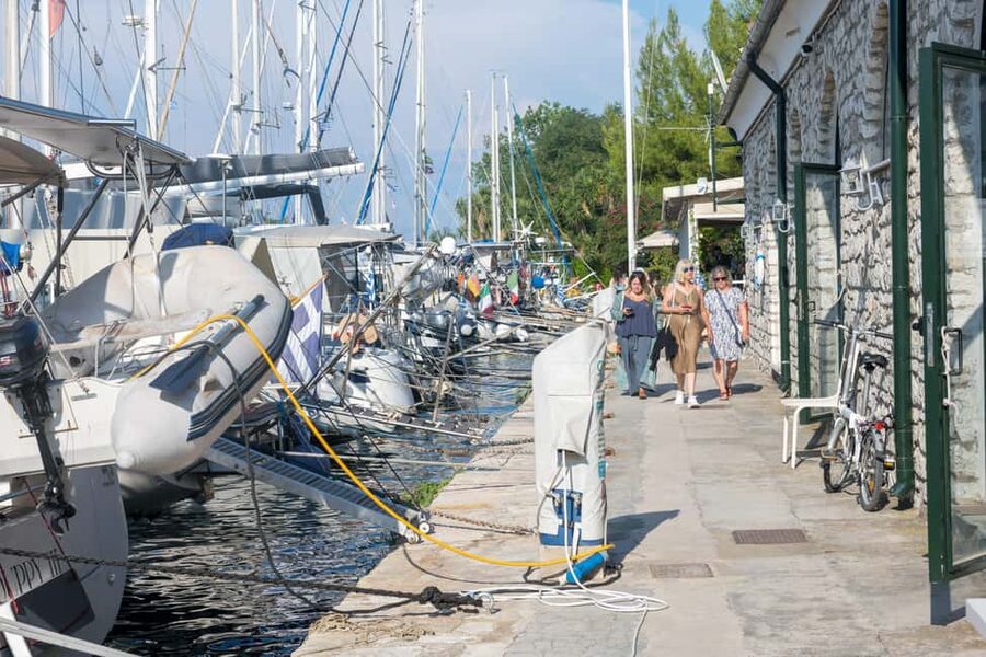 Jazz in the Heart of Corfu: Seaside Sessions at the Marina - Ordering dinner at the marina restaurant