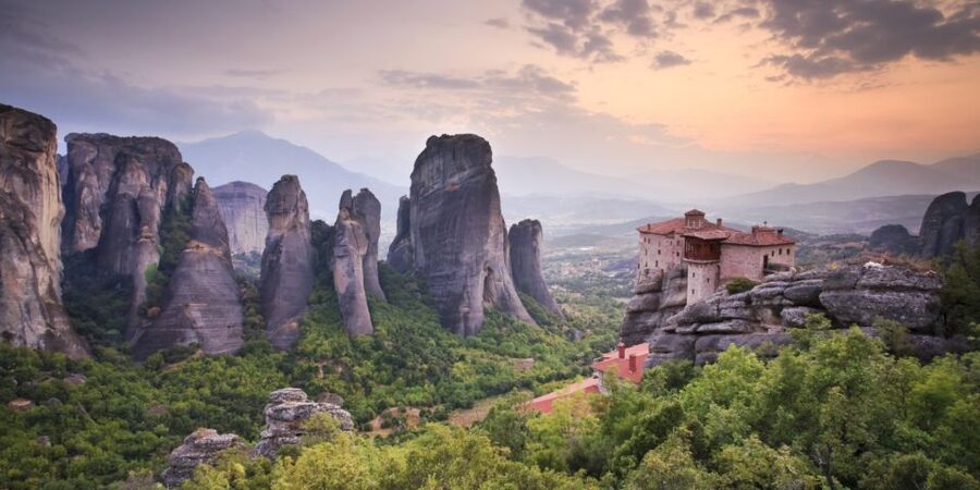 Kalabaka: Meteora Monasteries Minibus Tour with Photo Stops - Meeting at Kalampaka Train Station