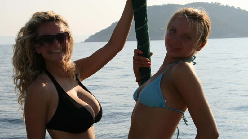 Kassandra: West Sithonia Coves and Islets Sailboat Tour - Food, shade, storage, and onboard comfort
