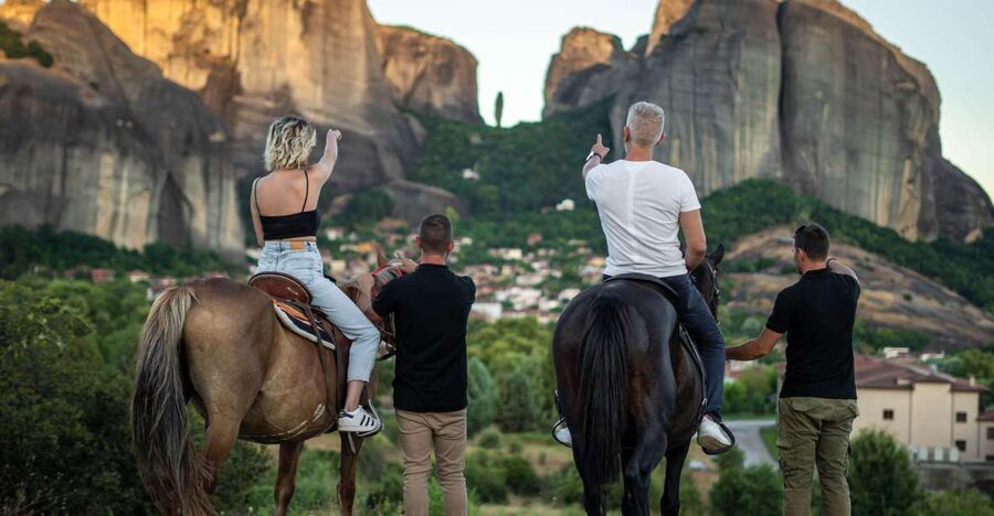 Kastraki: Meteora Sunset Horseback Riding - Meeting the horses and getting settled