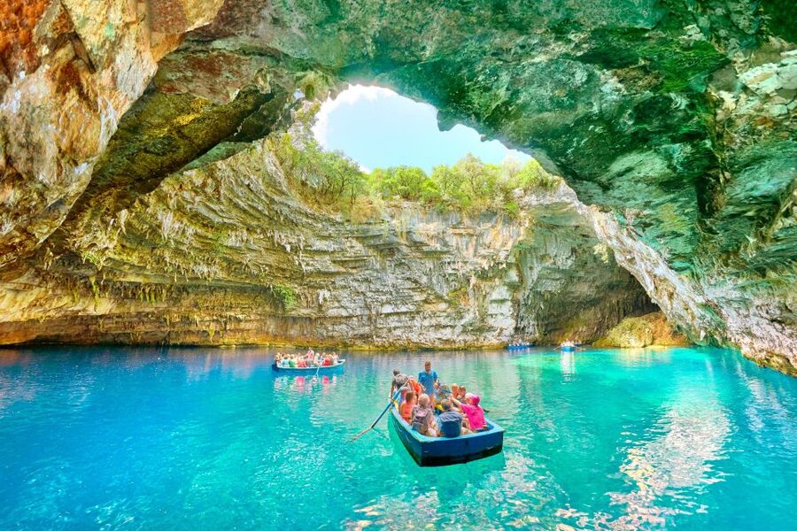 Kefalonia: Assos and Fiscardo Guided Tour - Pickup areas and cruise-ship details