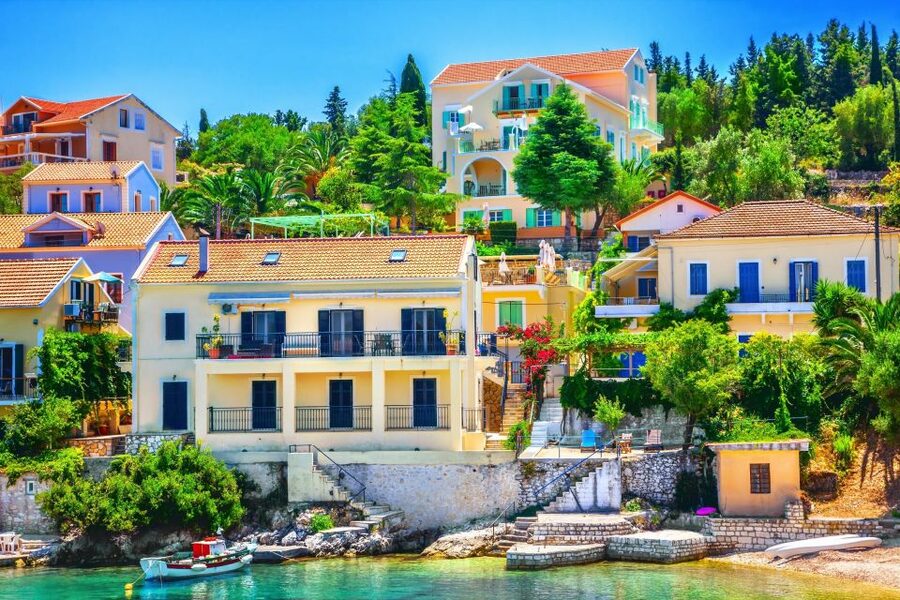 Kefalonia: Island Highlights Bus and Boat Tour with Lunch - Assos, a pretty village on a tight clock