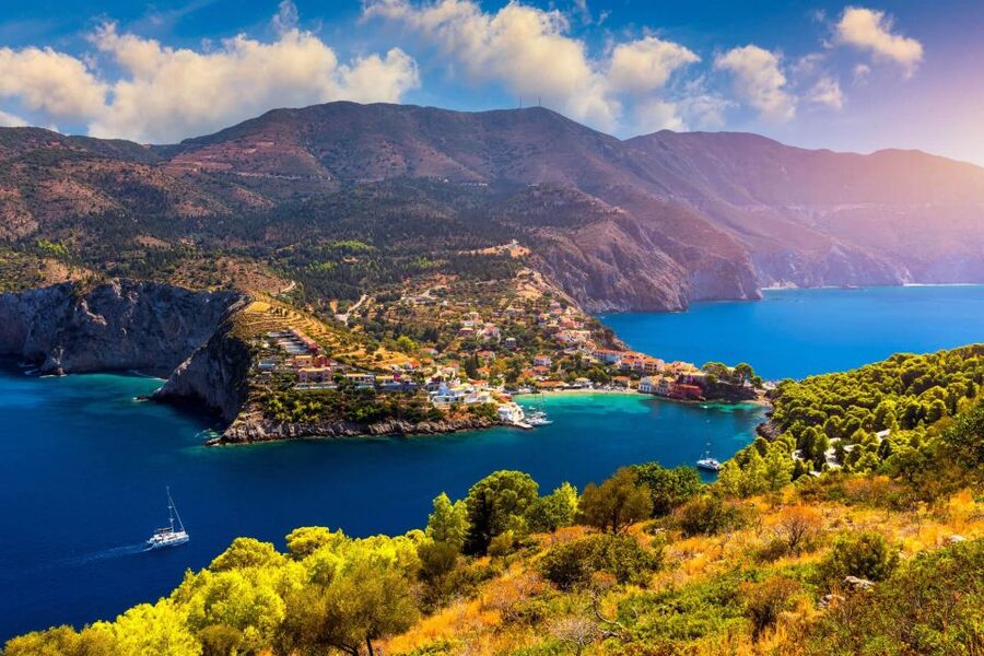 Kefalonia: Island Highlights Bus and Boat Tour with Lunch - Who should book it, and who should skip it?