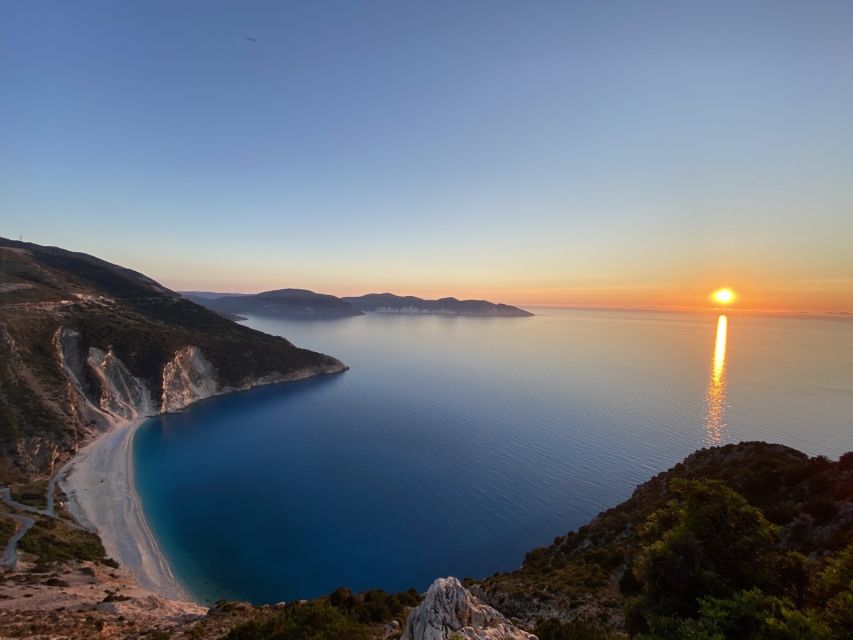 Kefalonia: Melissani Lake, Drogarati Cave, & Myrtos Day Trip - What the guides and coach add to the day
