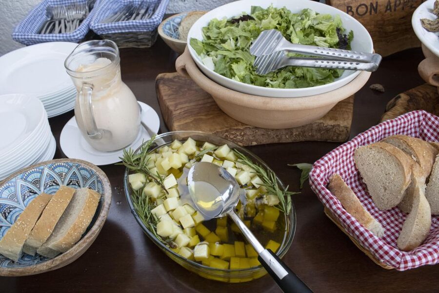 Kissamos: Greek Night with Buffet Dinner and Plate Smashing - Key points about the Kissamos Greek night