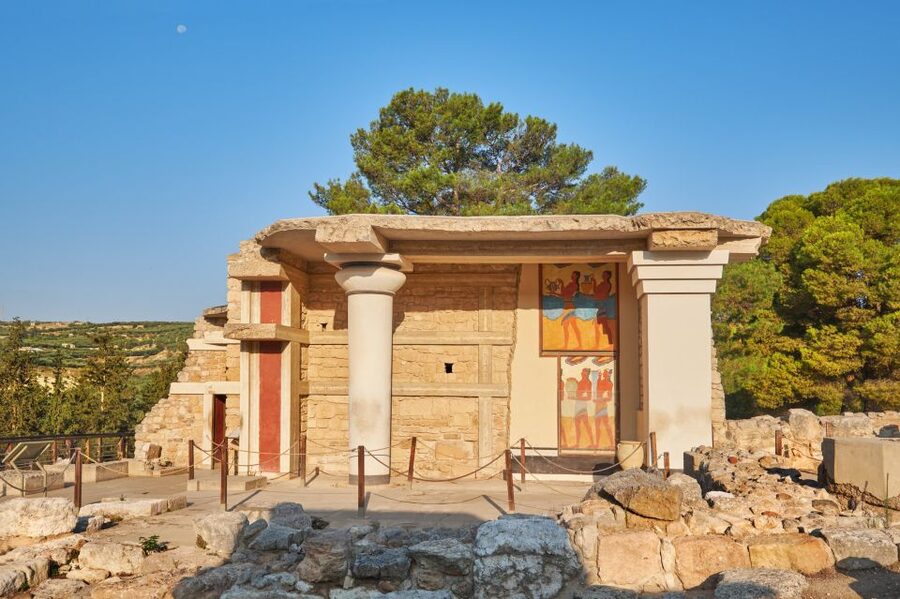 Knossos Palace: E-ticket with Audio and Heraklion City Tour - Who will get the most from this experience