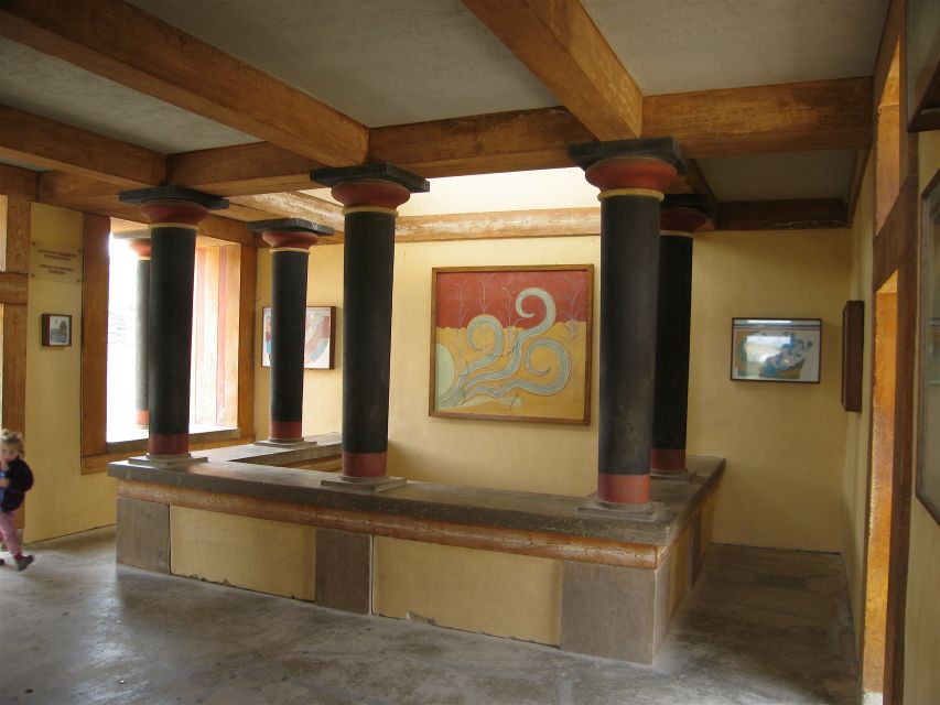 Knossos Palace guided tour - Heraklion City tour + market - Who should book this Knossos excursion?