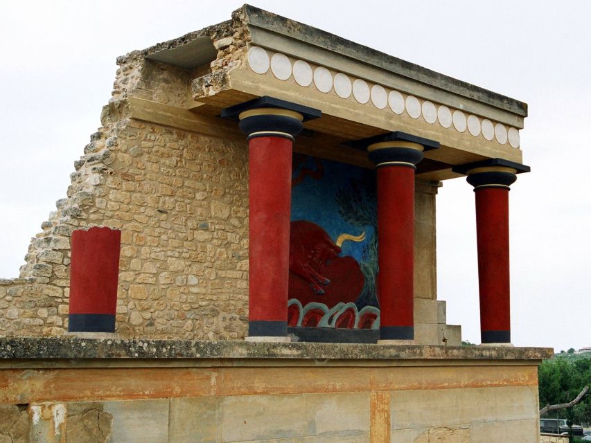 Knossos Palace Skip-the-Line Ticket & Private Guided Tour - The guide makes the difference